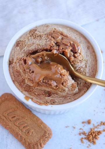 Biscoff Banana Baked Oat Cake