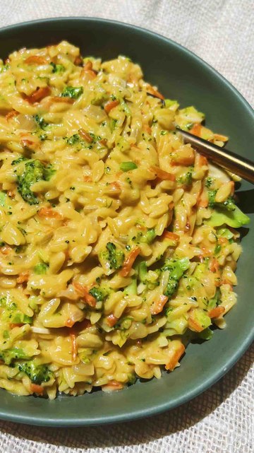 Broccoli Cheddar Orzo